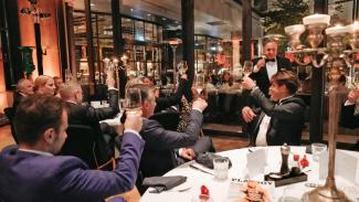  Für Feinschmecker: Im Casino-Restaurant „The Grill“ gab es für alle Teilnehmer ein edles Gala-Dinner