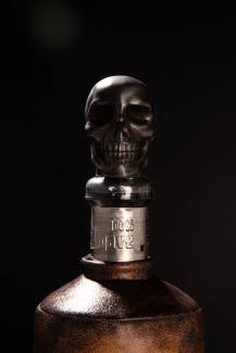 Flaschenverschluss in Form eines Totenkopfs