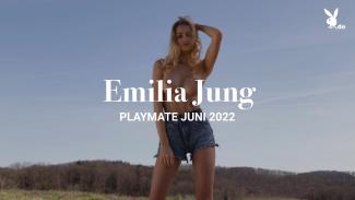 Playmate des Monats: Emilia Jung ist unsere Miss Juni 2022