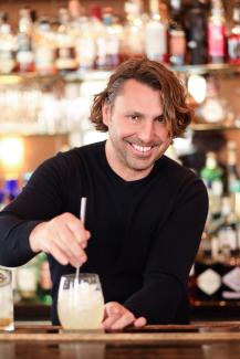 Champagner- und Campari-Experte Andreas Till in seiner Bar „Pacific Times“