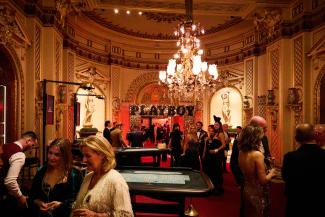 Playboy-Torbogen vor dem Florentinersaal im Casino Baden-Baden