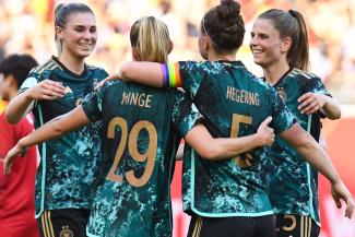 DFB-Frauen jubeln beim Testspiel gegen Vietnam