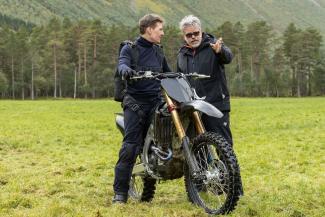 Tom Cruise und Regisseur Christopher McQuarrie am Set von Mission: Impossible - Dead Reckoning - Teil 1