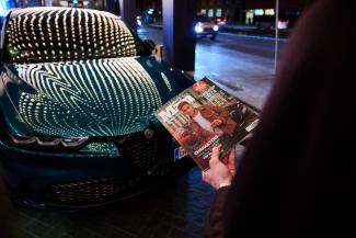 Für das Cover der neuen Ausgabe „How to be a Man“ fotografierten wir Tom Wlaschiha mit dem SUV Alfa Romeo Tornale