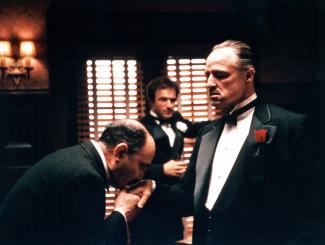 Marlon Brando in einer seiner berühmtesten Rollen als Vito Corleone in „Der Pate“
