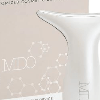 Das Hautpflege-Gadget von Simon Ourian M.D. ist ein Anti-Aging-Gerät mit LED-Licht und EMS-Ultraschall Tehnologie.