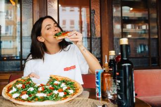 Vanessa Mai macht jetzt Pizza für die L'Osteria