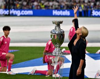 Wissen zur EURO 2024: Das steckt hinter dem Henri-Delaunay-Pokal